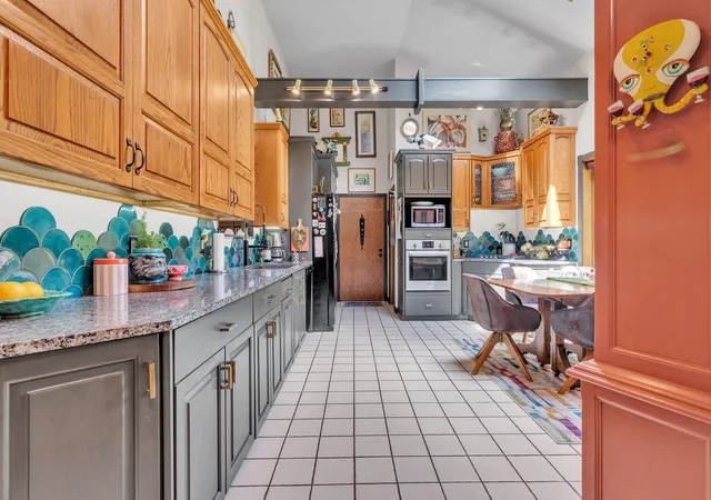 Photo 3 of Single family home for sale at 93 Lynwood Dr, Battle Creek, MI 49015 | MLS# 66026042666 | Listing updated on 2026-09-16