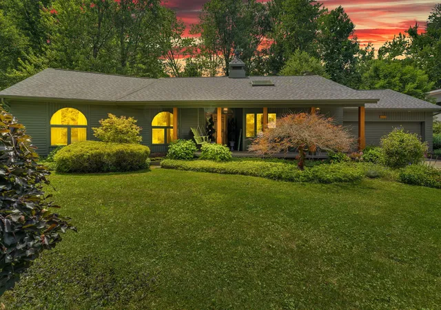 2nd image of 93 Lynwood Dr, Battle Creek, MI 49015 | MLS# 66026042666