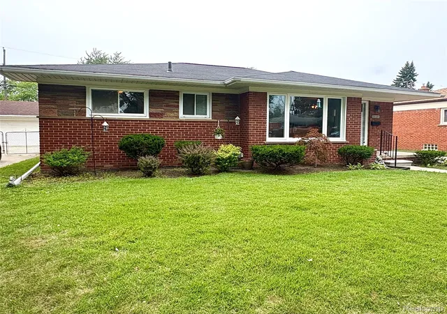 2nd image of 1812 E Longmeadow Rd, Trenton, MI 48183 | MLS# 20261064585