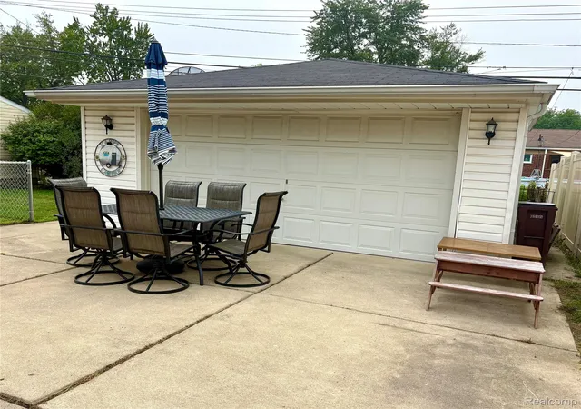 3rd image of 1812 E Longmeadow Rd, Trenton, MI 48183 | MLS# 20261064585