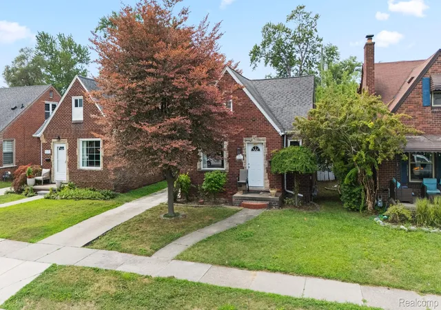 Photo 3 of Single family home for sale at 533 N Waverly St, Dearborn, MI 48128 | MLS# 20261064587 | Listing updated on 2026-08-14