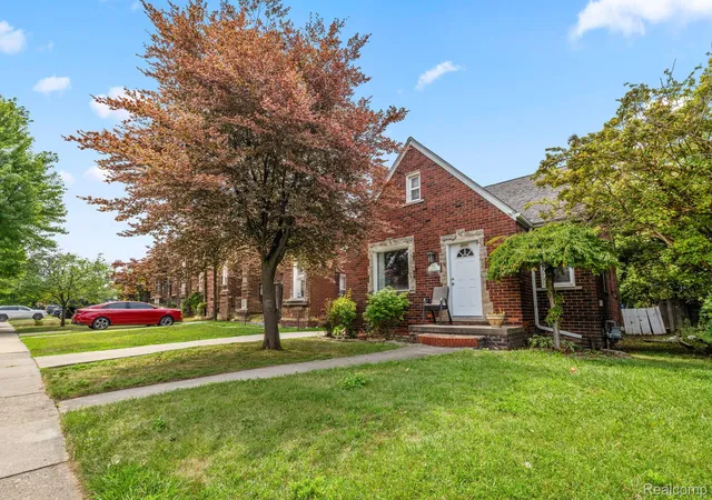 Photo 3 of Single family home for sale at 533 N Waverly St, Dearborn, MI 48128 | MLS# 20261064587 | Listing updated on 2026-08-14