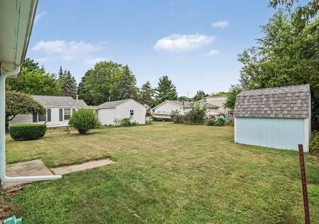 2nd image of 216 N 21st St N, Springfield City Calhoun, MI 49037 | MLS# 66026042677
