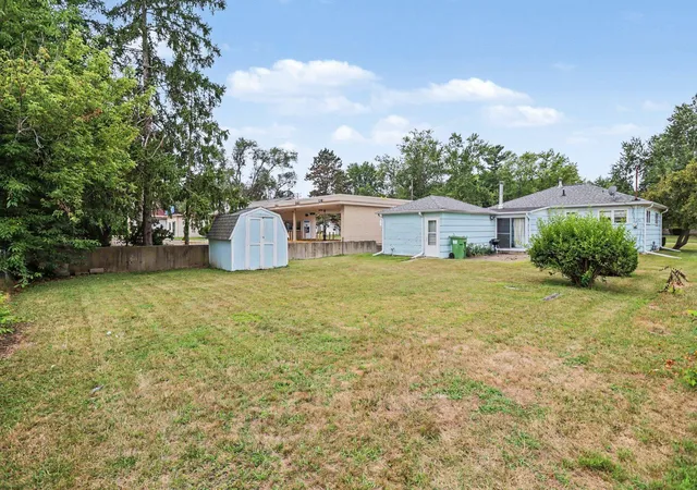 3rd image of 216 N 21St St N, Springfield City Calhoun, MI 49037 | MLS# 66026042677