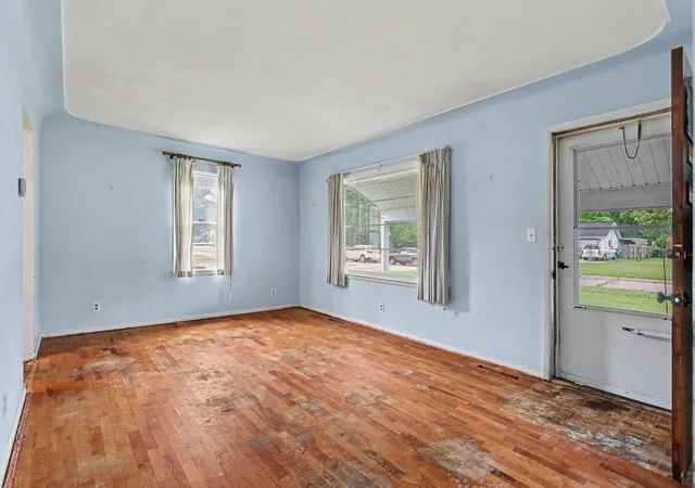 4th image of 216 N 21St St N, Springfield City Calhoun, MI 49037 | MLS# 66026042677