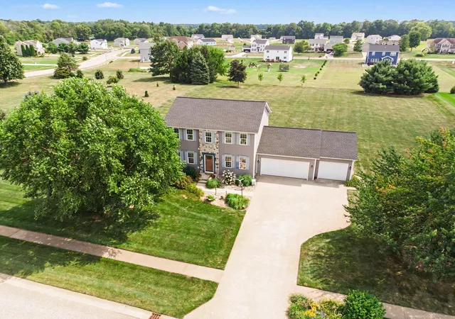 Photo 3 of Single family home for sale at 5948 Pollys Path, Berrien Springs, MI 49103 | MLS# 69026042671 | Listing updated on 2026-08-14