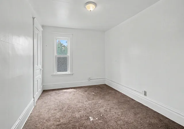Listing Photo 5 - Condo for sale in building located at 945 Sheridan Ave SW, Grand Rapids, MI 49503