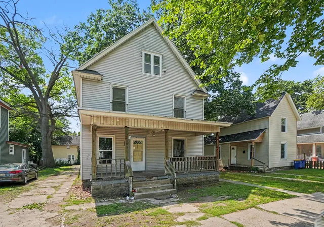 Multi family home for sale at 106 Stewart St SW, Grand Rapids, MI 49507 | MLS# 71026042678
