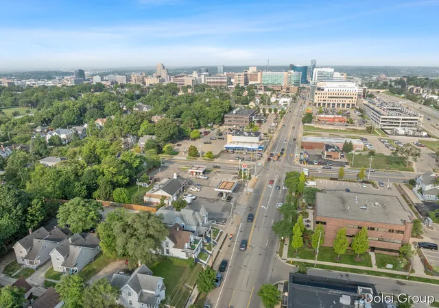 Photo 2 of Multi family home for sale at 522 Michigan St Ne, Grand Rapids, MI 49503 | MLS# 65026042669 | Listing updated on 2026-08-28