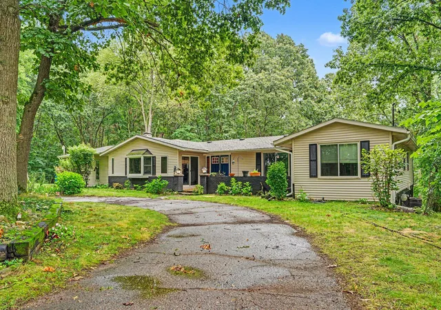 Photo 1 of Single family home for sale at 4071 S 7th Street, Kalamazoo, MI 49009 | MLS# 69026042681 | Listing updated on 2026-09-13