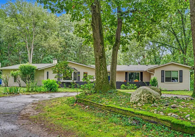 Photo 4 of Single family home for sale at 4071 S 7th Street, Kalamazoo, MI 49009 | MLS# 69026042681 | Listing updated on 2026-09-13