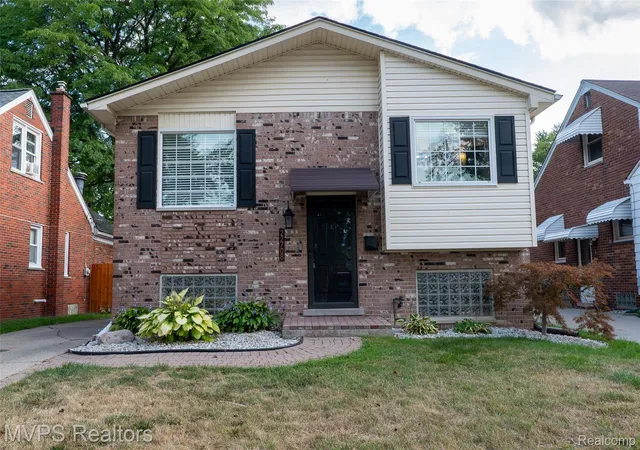 Photo 1 of Single family home for sale at 22708 Alger St, St Clair Shores City Macomb, MI 48080 | MLS# 20261064608 | Listing updated on 2026-09-10