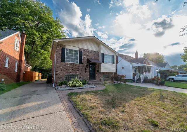 Photo 2 of Single family home for sale at 22708 Alger St, St Clair Shores City Macomb, MI 48080 | MLS# 20261064608 | Listing updated on 2026-09-10