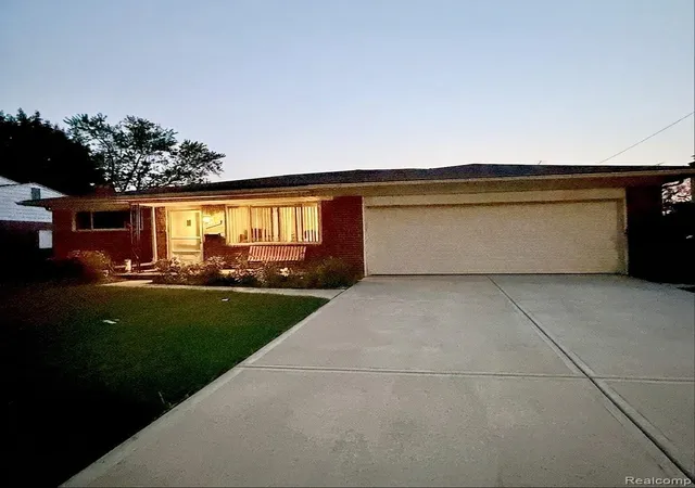 Photo 1 of Single family home for sale at 29641 Walker Dr, Warren City Macomb, MI 48092 | MLS# 20261064612 | Listing updated on 2026-09-07