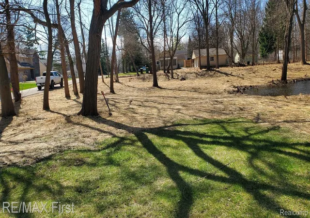 Photo 3 of Land for sale at 4330 Hatchery Rd, Waterford, MI 48329 | MLS# 20261064614 | Listing updated on 2026-08-16