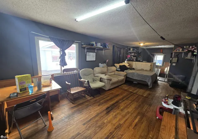 Photo 2 of Single family home for sale at 855 Victoria Ave, Flint, MI 48507 | MLS# 5050218511 | Listing updated on 2026-09-16