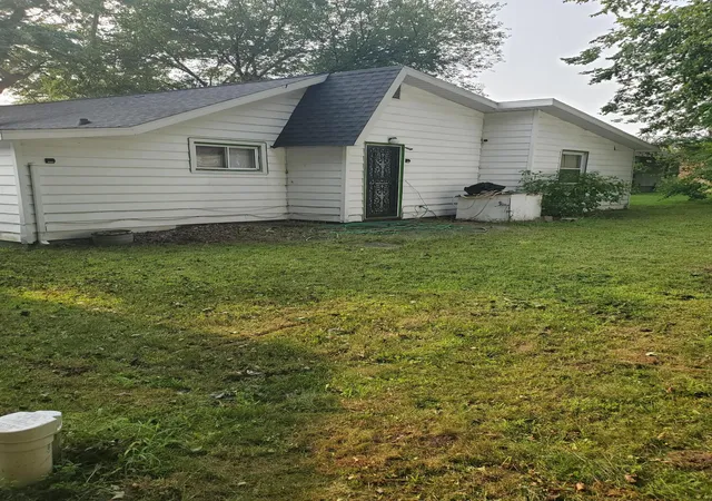 2nd image of 431 N Crystal Ave, Benton Harbor, MI 49022 | MLS# 69026042688