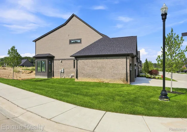 5th image of 3333 Cornerstone Dr, Lake Orion, MI 48360