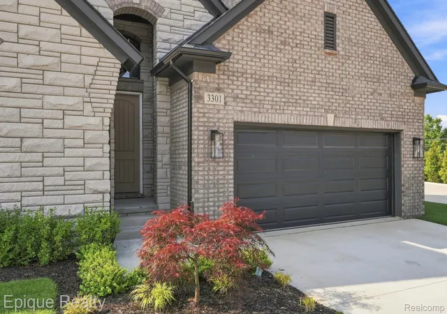 2nd image of 3301 Cornerstone Dr, Lake Orion, MI 48360