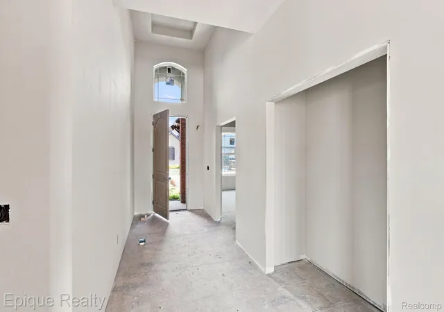 5th image of 3301 Cornerstone Dr, Lake Orion, MI 48360