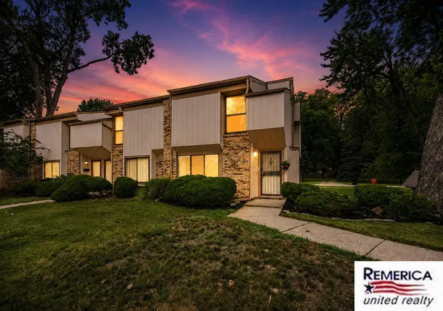 Photo 2 of Condo for sale at 23532 Lahser Rd, Southfield, MI 48033 | MLS# 81026042691 | Listing updated on 2026-09-10