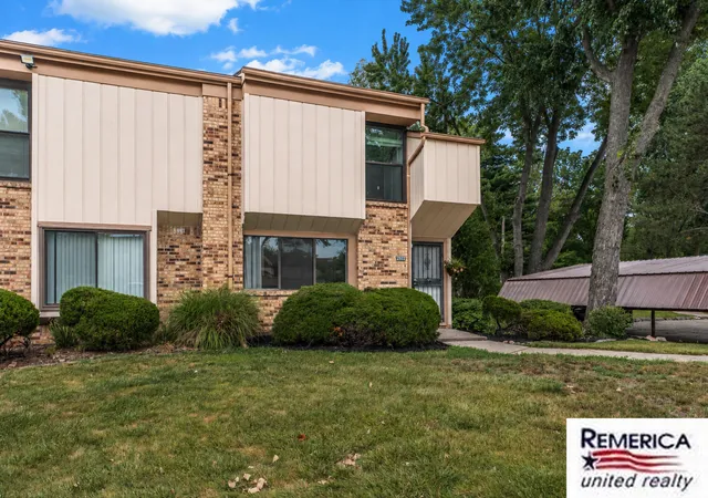 Photo 3 of Condo for sale at 23532 Lahser Rd, Southfield, MI 48033 | MLS# 81026042691 | Listing updated on 2026-09-10