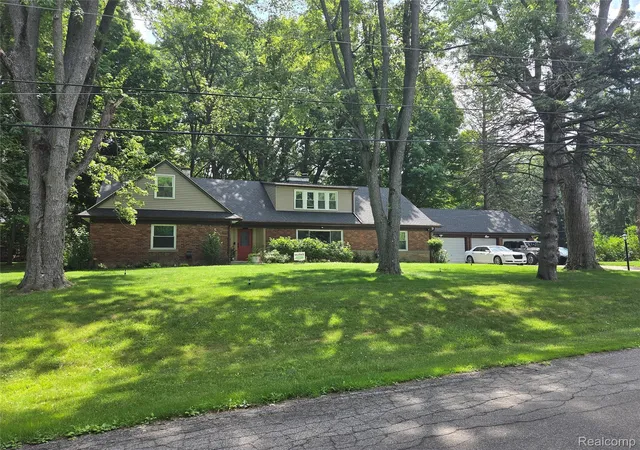 Photo 1 of Single family home for sale at 24100 Tamarack Trl, Southfield, MI 48075 | MLS# 20261064621 | Listing updated on 2026-09-17