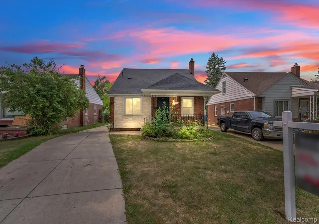 2nd image of 7267 Fenton St, Dearborn Heights, MI 48127 | MLS# 20261064624