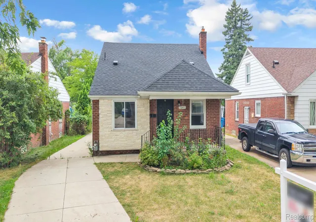 5th image of 7267 Fenton St, Dearborn Heights, MI 48127 | MLS# 20261064624