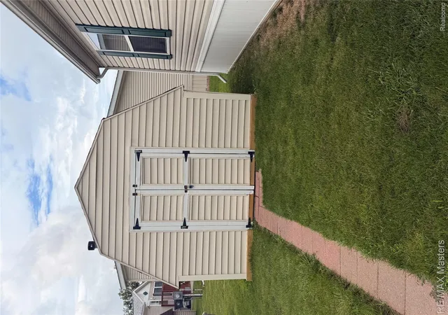 36th image of 26732 Laramie Ln, Flat Rock, MI 48134 | MLS# 20261064625