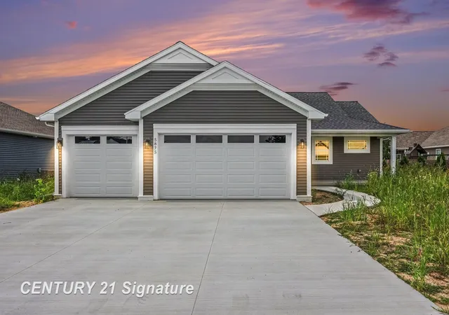 Photo 1 of Single family home for sale at 5875 Diamond Meadows Ln, Freeland, MI 48623 | MLS# 61050218517 | Listing updated on 2026-08-14