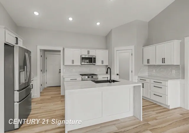 Photo 3 of Single family home for sale at 5875 Diamond Meadows Ln, Freeland, MI 48623 | MLS# 61050218517 | Listing updated on 2026-08-14