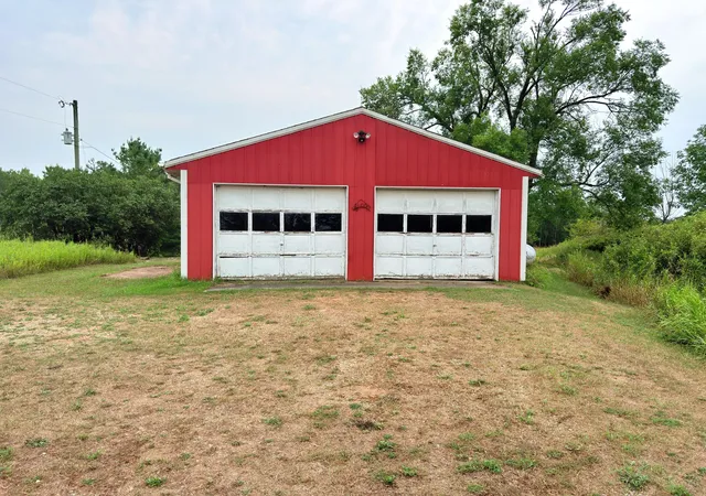 3rd image of 9463 Big Stone Lake Rd, Evart, MI 49631 | MLS# 72026042704