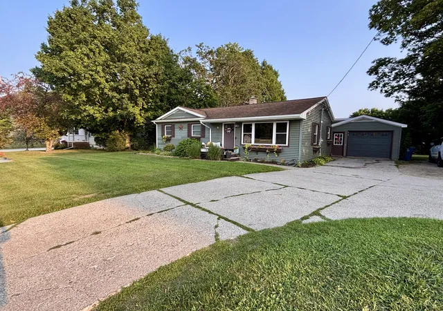 2nd image of 610 E Main St, Fremont, MI 49412 | MLS# 72026042710