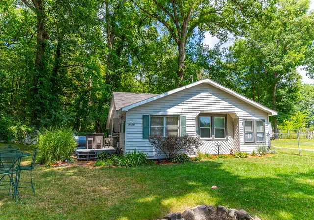 Photo 3 of Single family home for sale at 9728 Lakeview Dr, Jerome, MI 49249 | MLS# 69026042702 | Listing updated on 2026-09-15