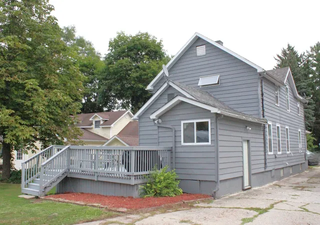 Photo 4 of Single family home for sale at 208 Jay St, Saint Charles, MI 48655 | MLS# 66026042709 | Listing updated on 2026-09-01