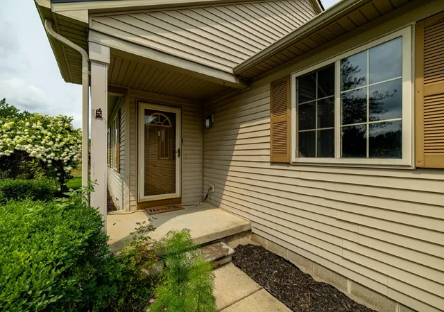 image of 8949 Sunflower Dr, Whitmore Lake, MI 48189 | MLS# 81026042715