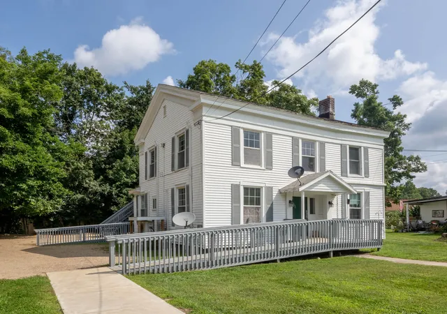 1st image of 621 Oak St, Paw Paw, MI 49079 | MLS# 66026042712
