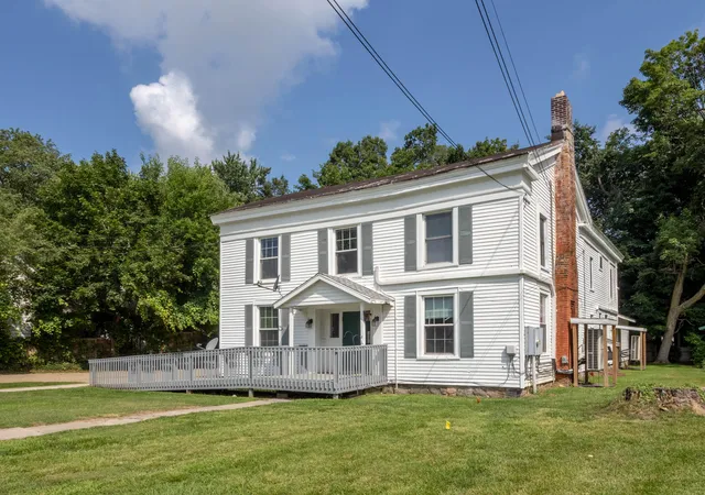 3rd image of 621 Oak St, Paw Paw, MI 49079 | MLS# 66026042712