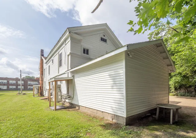 52nd image of 621 Oak St, Paw Paw, MI 49079 | MLS# 66026042712
