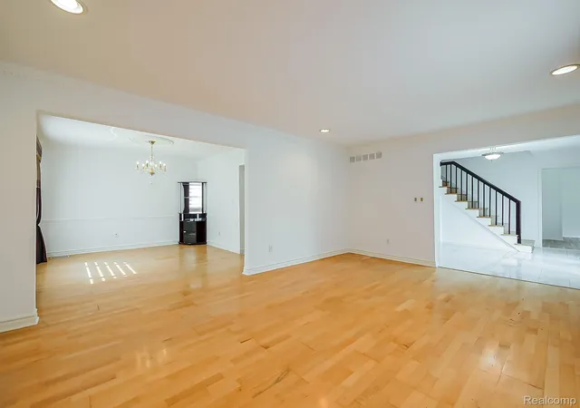 Photo 3 of Single family home for sale at 6240 Wynford Dr, West Bloomfield, MI 48322 | MLS# 20261064642 | Listing updated on 2026-09-10