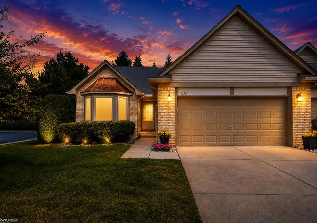 Listing Photo 2 - Condo for sale in building located at 15341 Pebble Pointe Dr, Clinton Township, MI 48038