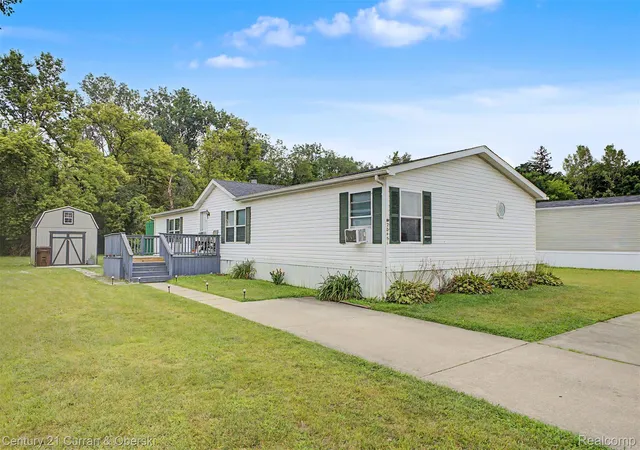 Photo 2 of Single family home for sale at 28451 Spruce Dr, Huron Charter Township Wayne, MI 48134 | MLS# 20261064649 | Listing updated on 2026-09-11