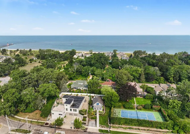 2nd image of 284 Marina Dr, Saint Joseph, MI 49085 | MLS# 69026042726