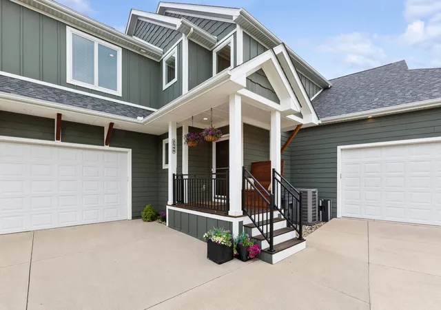 Photo 3 of Single family home for sale at 2545 Bay Pointe Dr, Saint Joseph, MI 49085 | MLS# 69026042723 | Listing updated on 2026-08-24
