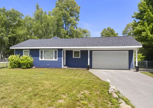 Photo 1 of Single family home for sale at 4238 Mollineaux Rd, Frankfort, MI 49635 | MLS# 78080072346 | Listing updated on 2026-08-31