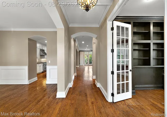 Photo 3 of Single family home for sale at 698 Hanna St, Birmingham City Oakland, MI 48009 | MLS# 20261064655 | Listing updated on 2026-09-01