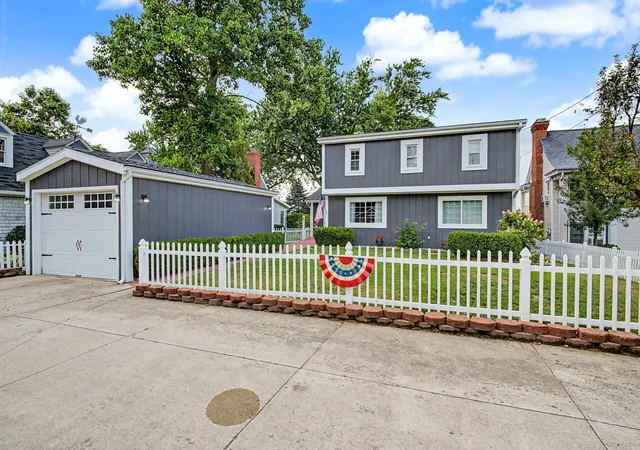 Photo 2 of Single family home for sale at 2124 Ash Te Wette Beach Dr, Hillsdale, MI 49242 | MLS# 65026042729 | Listing updated on 2026-08-25