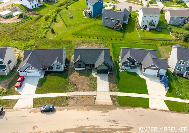 Photo 3 of Single family home for sale at 6286 Roman Rd, Allendale, MI 49401 | MLS# 65026042728 | Listing updated on 2026-10-10