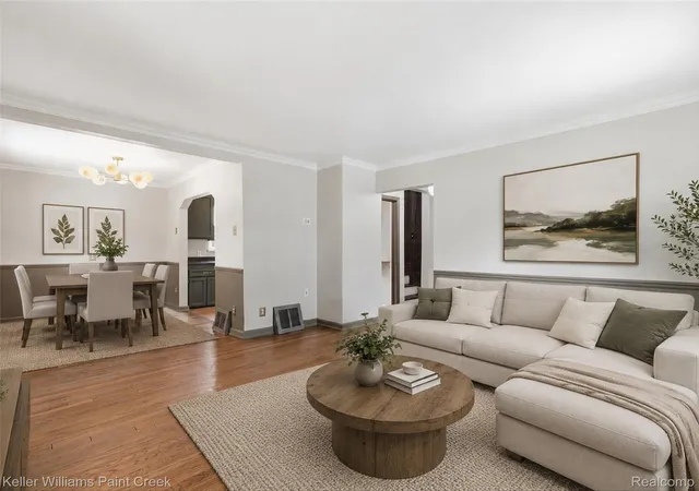 Photo 3 of Single family home for sale at 905 N Kenwood Ave, Royal Oak, MI 48067 | MLS# 20261064656 | Listing updated on 2026-09-27